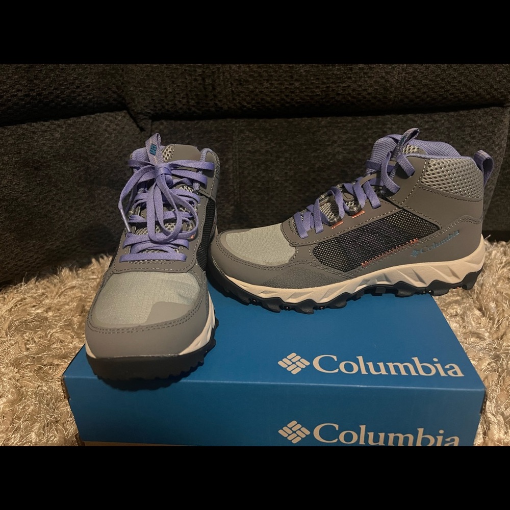 Hiking boots for women